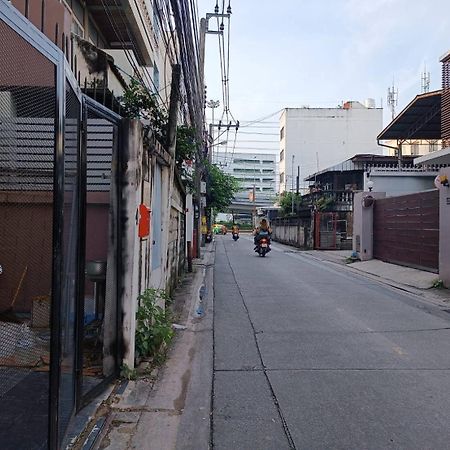 Oyo 75416 Rama3 Sunrise Hostel Bangkok Eksteriør billede