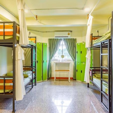 Oyo 75416 Rama3 Sunrise Hostel Bangkok Eksteriør billede