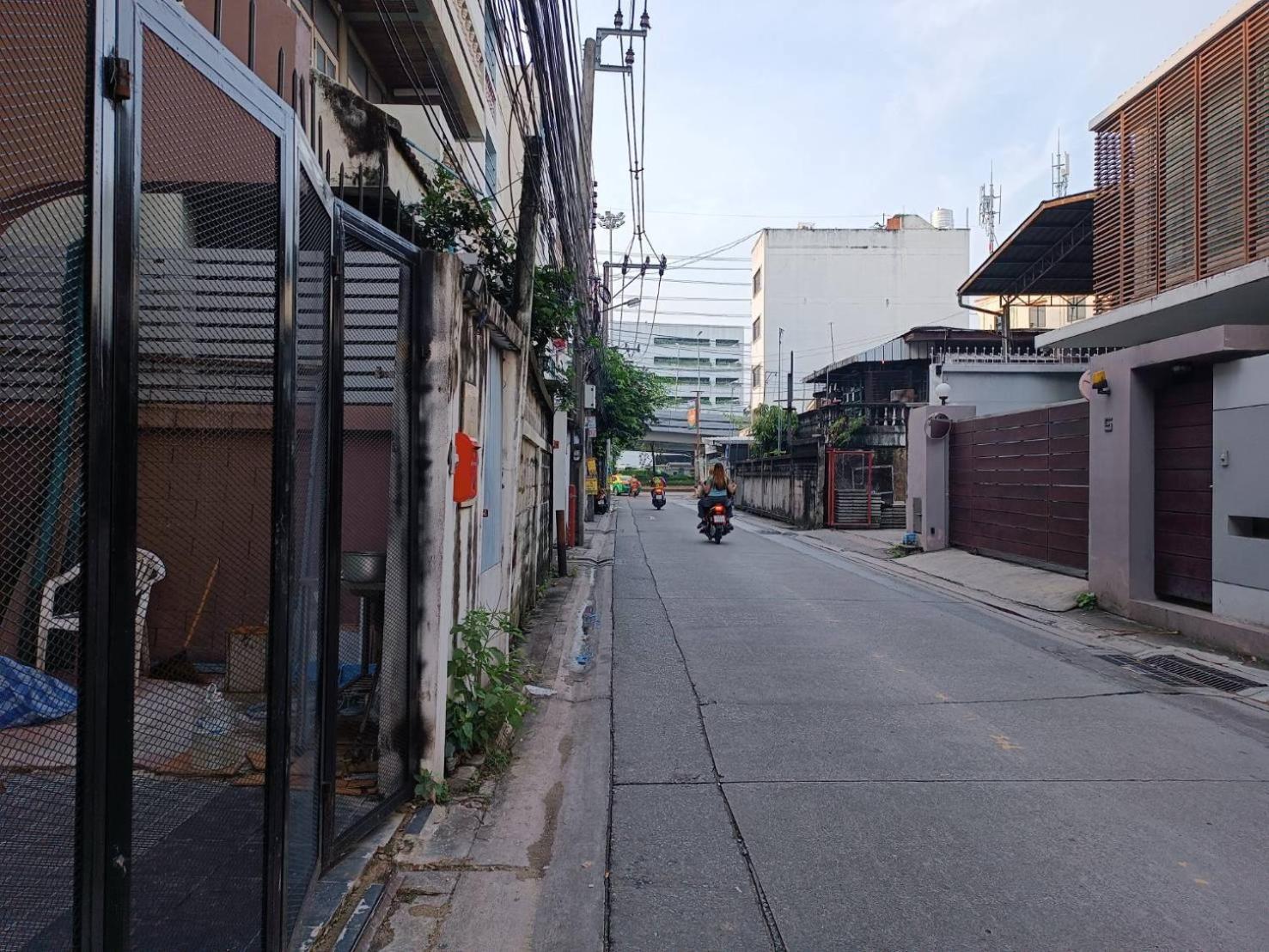 Oyo 75416 Rama3 Sunrise Hostel Bangkok Eksteriør billede