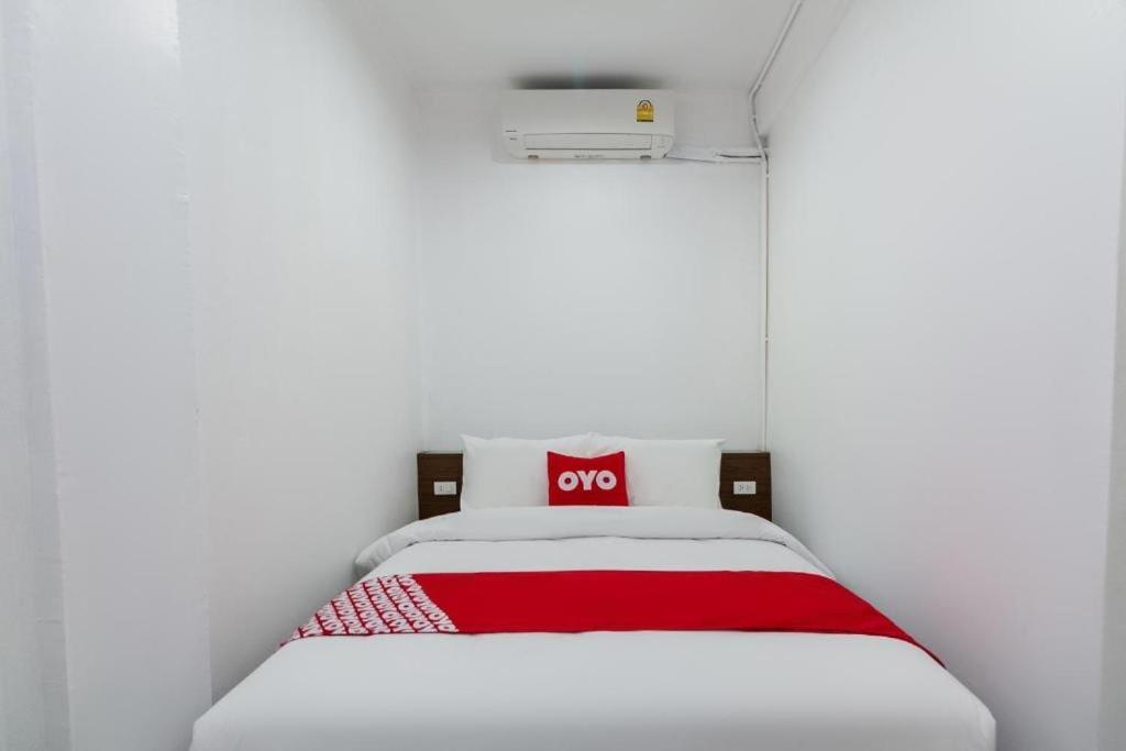 Oyo 75416 Rama3 Sunrise Hostel Bangkok Eksteriør billede